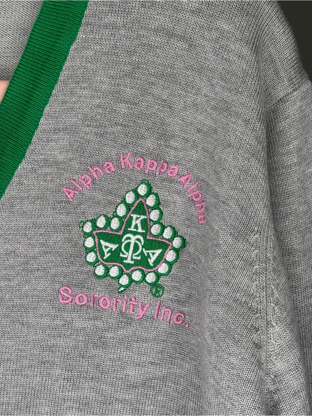 Grey Ivy Storehouse Alpha Kappa Cardigan with Green Trim & Embroidered Crest -XL - Picture 3 of 4